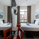 Easyhotel Scheveningen ホテル 2*