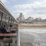 Easyhotel Scheveningen ホテル
