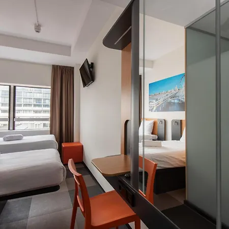 Hotel Easyhotel Scheveningen 2*