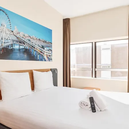 Easyhotel Scheveningen 2*