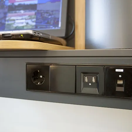 Easyhotel Scheveningen 2*