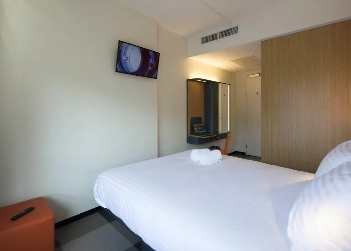 Easyhotel Scheveningen Hotel 2*