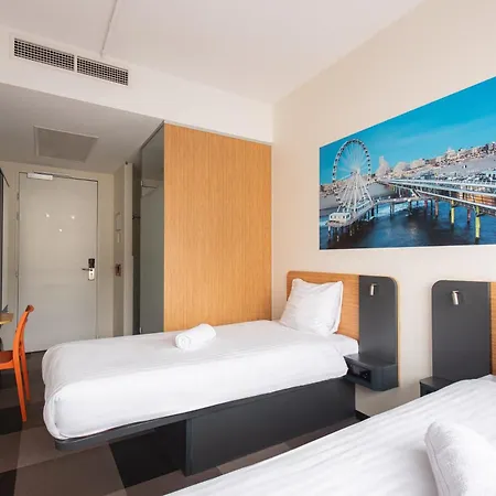 Easyhotel Scheveningen 2*