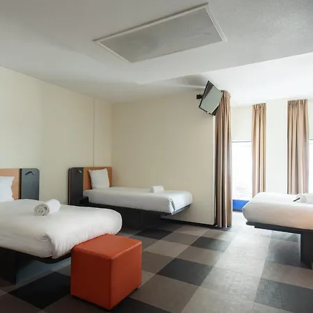 מלון Easyhotel Scheveningen האג