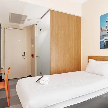 מלון Easyhotel Scheveningen האג