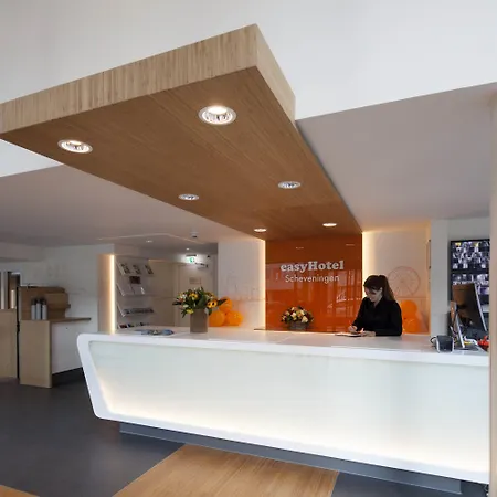 מלון Easyhotel Scheveningen