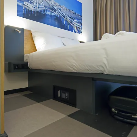 Easyhotel Scheveningen מלון