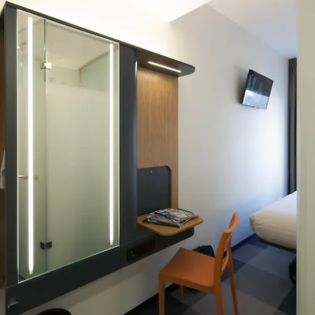 Hotel Easyhotel Scheveningen 2*