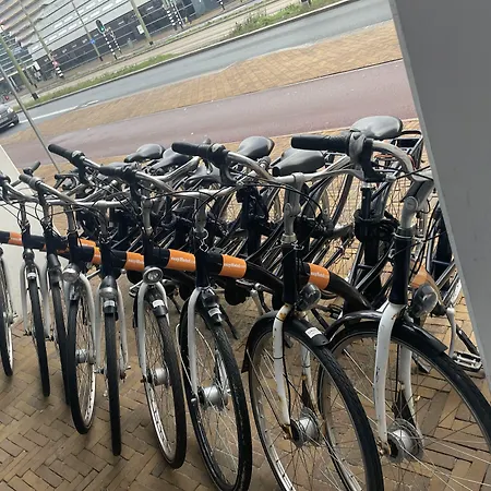 Hotel Easyhotel Scheveningen 2*