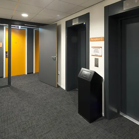 מלון Easyhotel Scheveningen האג