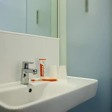 Easyhotel Scheveningen The Hague