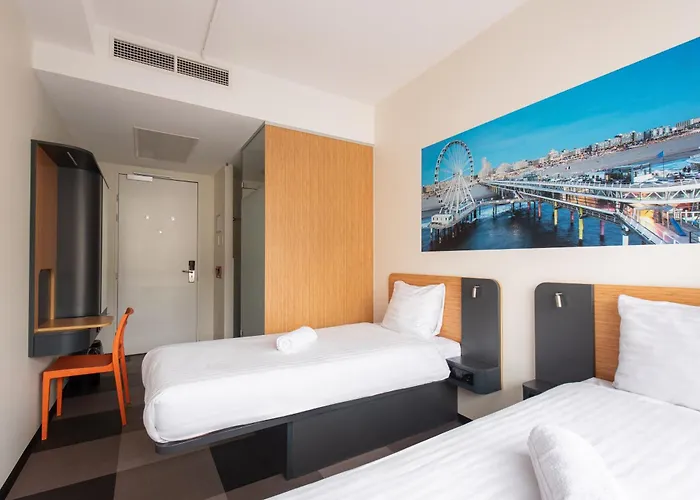 Easyhotel Scheveningen 2*