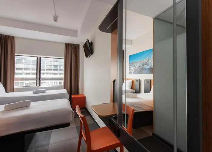 Hotel Easyhotel Scheveningen 2*