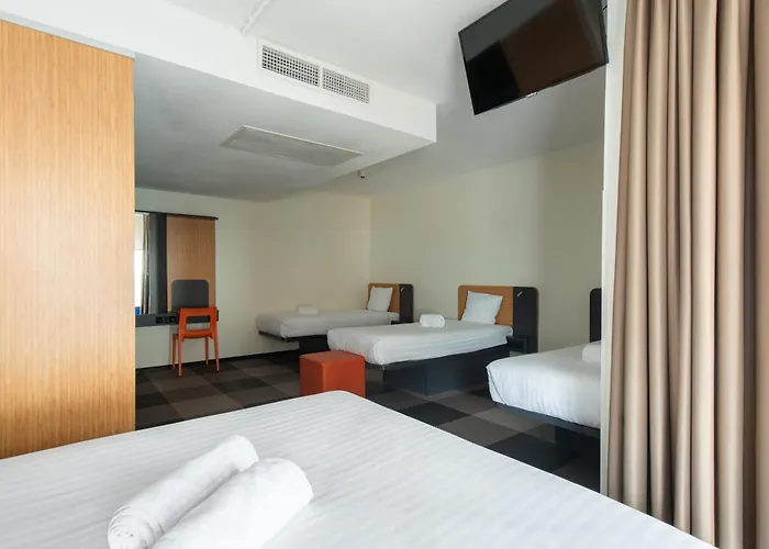 Easyhotel Scheveningen 2*