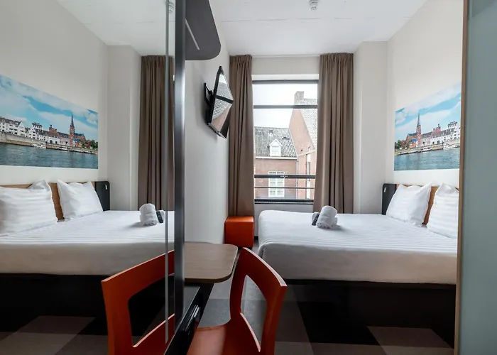 Easyhotel Scheveningen Hotell 2*