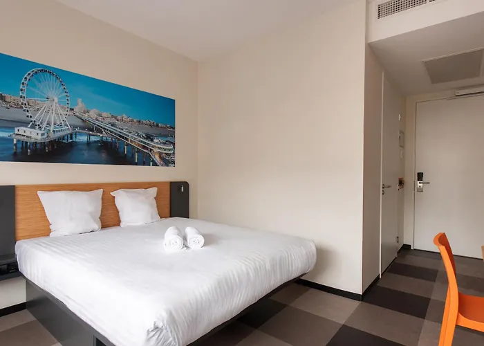 Hotell Easyhotel Scheveningen 2*