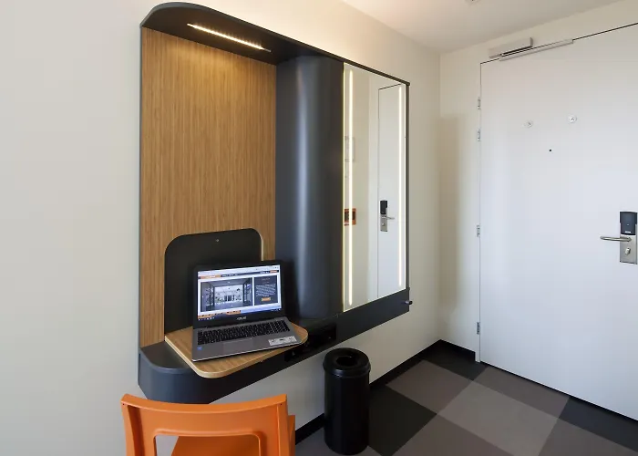 ホテル Easyhotel Scheveningen