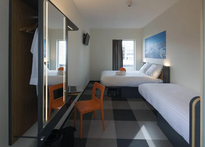 Hotell Easyhotel Scheveningen 2*