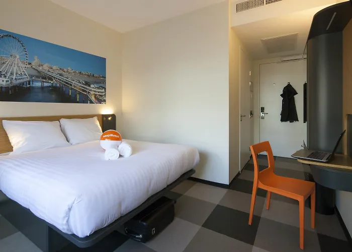 Easyhotel Scheveningen 2*