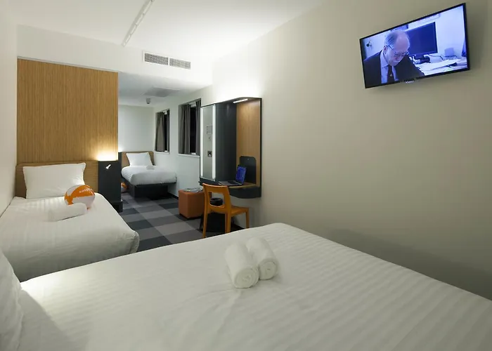 ホテル Easyhotel Scheveningen 2*