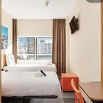 Easyhotel Scheveningen 2* デン・ハーグ