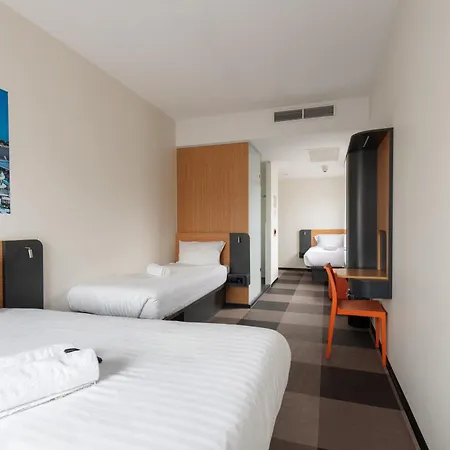 Easyhotel Scheveningen Hotel 2*