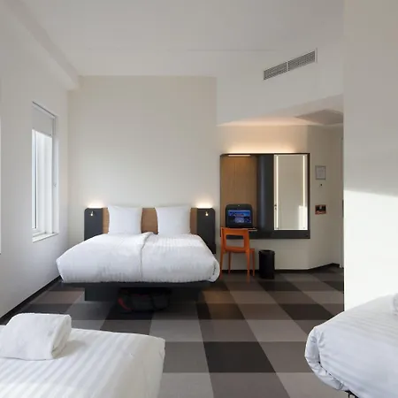 Hotel Easyhotel Scheveningen 2*