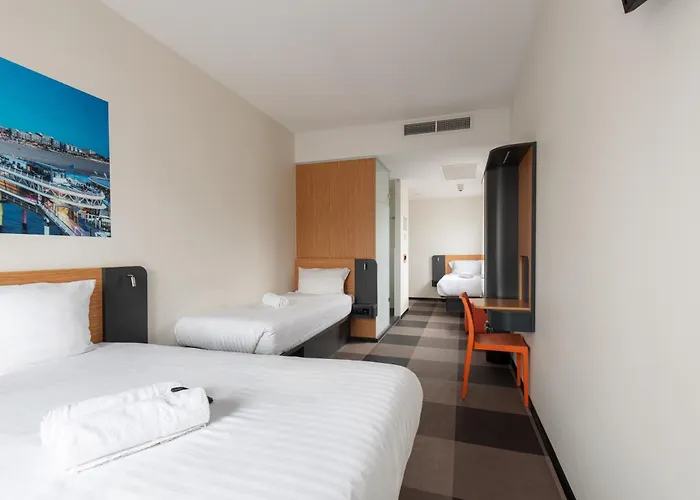 Easyhotel Scheveningen Hotel 2*