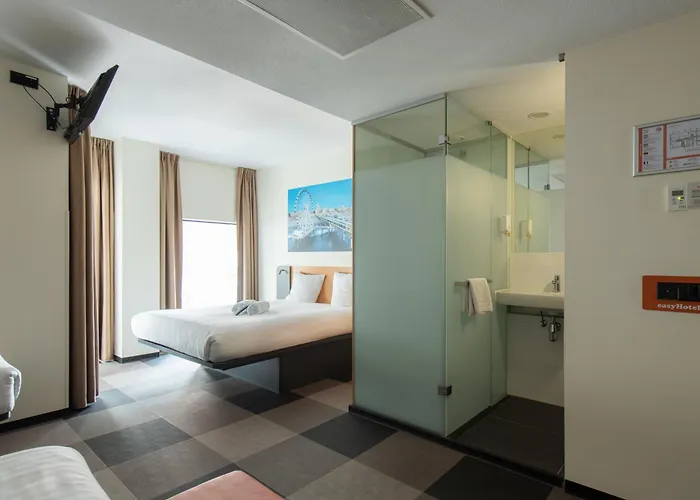 Easyhotel Scheveningen 2*